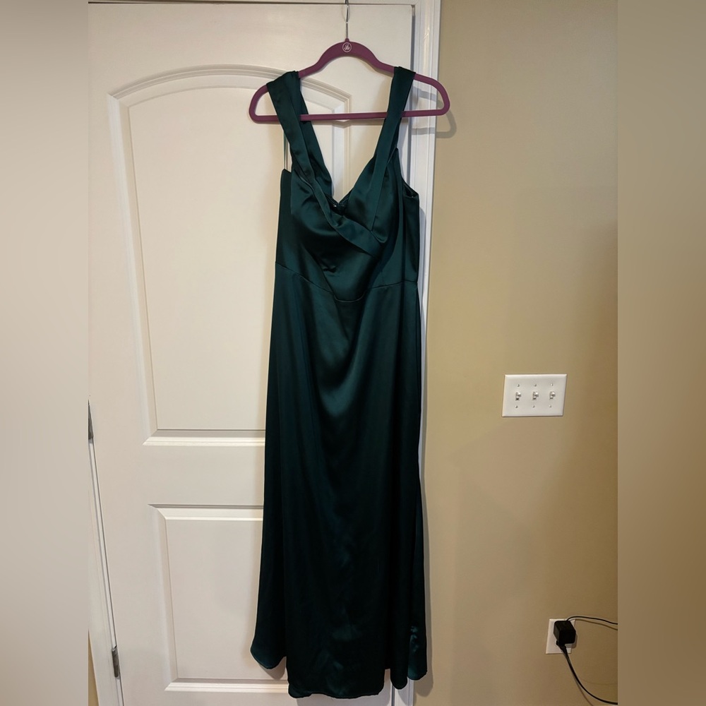Revelry-Emerald green size 22